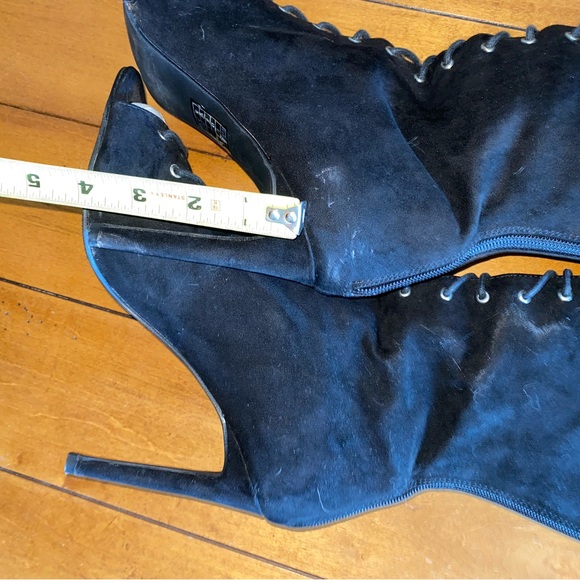 Sexy lace up, suede, open toe thigh-high boots. Thick-thigh friendly. Size 10. - Picture 5 of 6